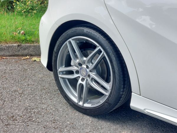 Mercedes A180 AMG Automatic *ONLY 36K* 2016 359257788