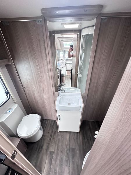 ✨2024 SWIFT SPRITE 4 BERTH REAR ISLAND BED✨ 359264109