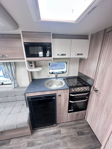 ✨2024 SWIFT SPRITE 4 BERTH REAR ISLAND BED✨ 359264100