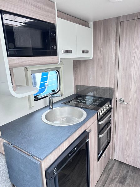 ✨2024 SWIFT SPRITE 4 BERTH REAR ISLAND BED✨ 359264110