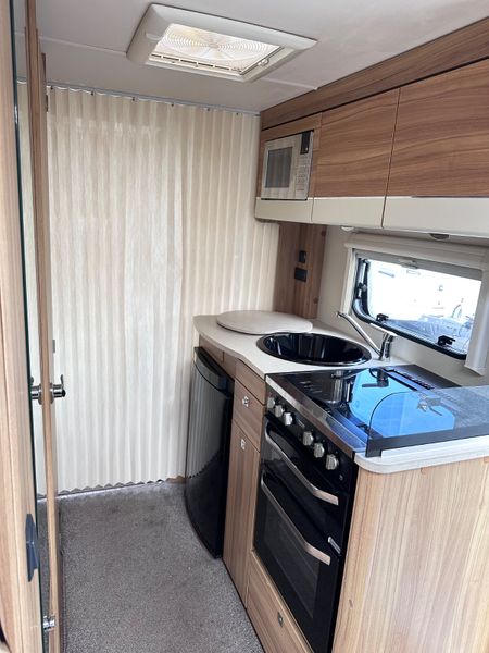 ✨STUNNING ELDDIS SUPREME 4 BERTH✨ 359266437