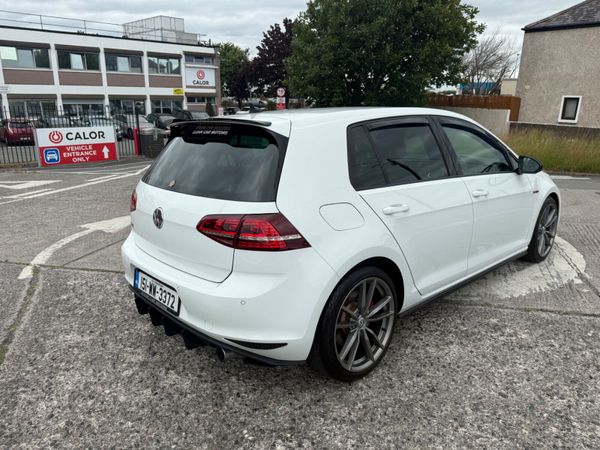 Volkswagen golf gti 2015 359300807