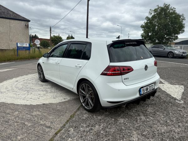 Volkswagen golf gti 2015 359300819