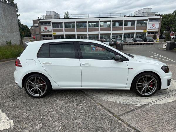 Volkswagen golf gti 2015 359300813