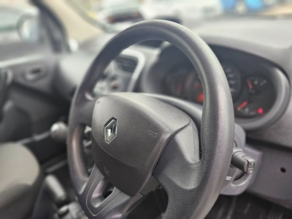 RENAULT KANGOO  // 06/26 DOE // SLAMLOCKS 359378624