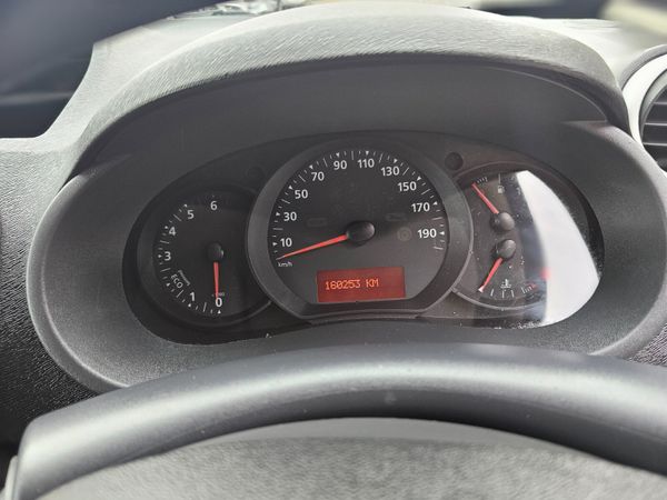 RENAULT KANGOO  // 06/26 DOE // SLAMLOCKS 359378628