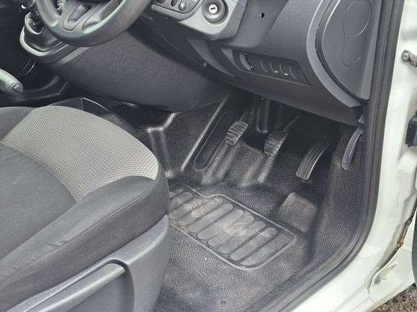 RENAULT KANGOO  // 06/26 DOE // SLAMLOCKS 359378623