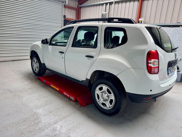 182 DACIA DUSTER   LOW MILAGE ! 359387904
