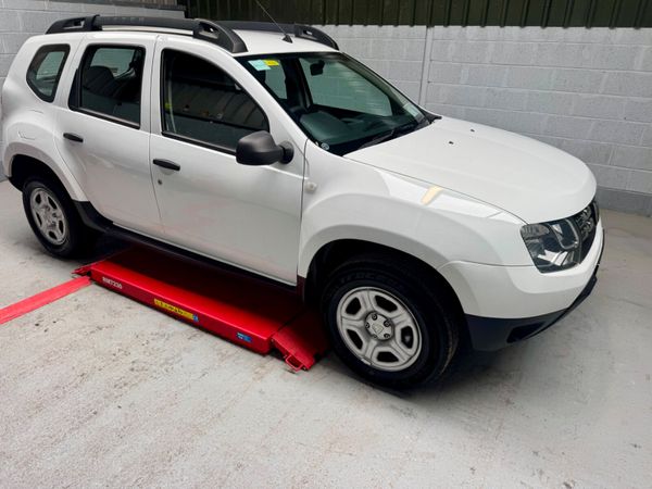 182 DACIA DUSTER   LOW MILAGE ! 359387921