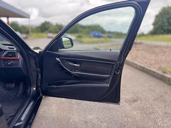 BMW 3-Series 2014 359389396