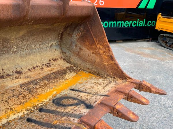 48" JCB DIGGING BUCKET.....80mm PINS.......1191t. 359390618