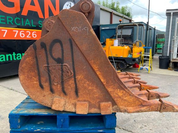 48" JCB DIGGING BUCKET.....80mm PINS.......1191t. 359390612