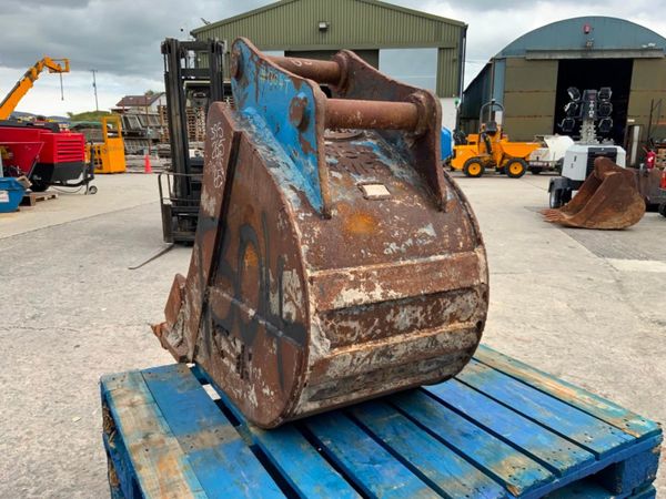 24" KEEN DIGGING BUCKET...65mm PINS........1304t. 359390659
