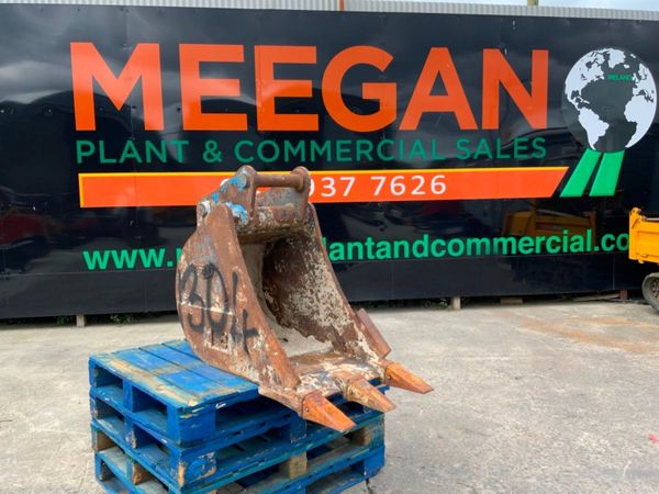 24" KEEN DIGGING BUCKET...65mm PINS........1304t. 359390666