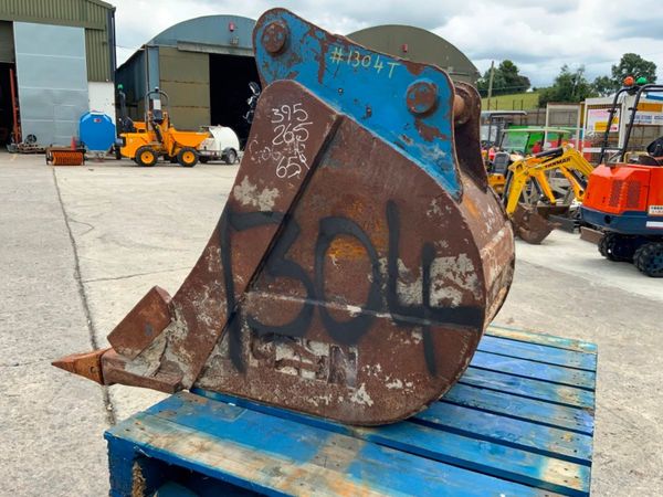 24" KEEN DIGGING BUCKET...65mm PINS........1304t. 359390660