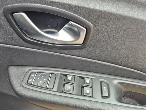 Renault Captur 2019 359393600