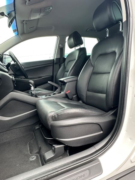 Hyundai Tucson *High spec *LowKMS 359436906