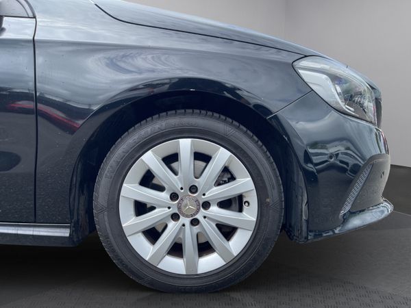 2016 MERC A180 (S178) 359486371