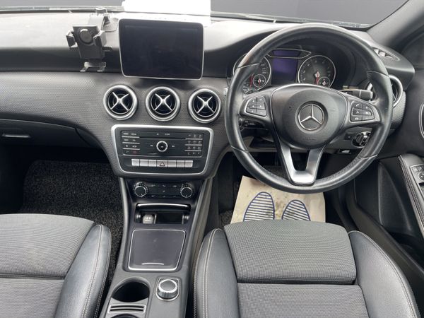 2016 MERC A180 (S178) 359486372