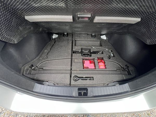 Toyota Prius 2018 (Low kms) 359487377