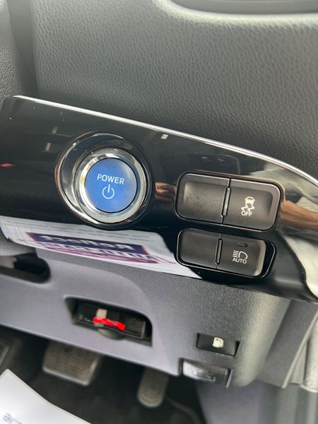 Toyota Prius 2018 (Low kms) 359487378