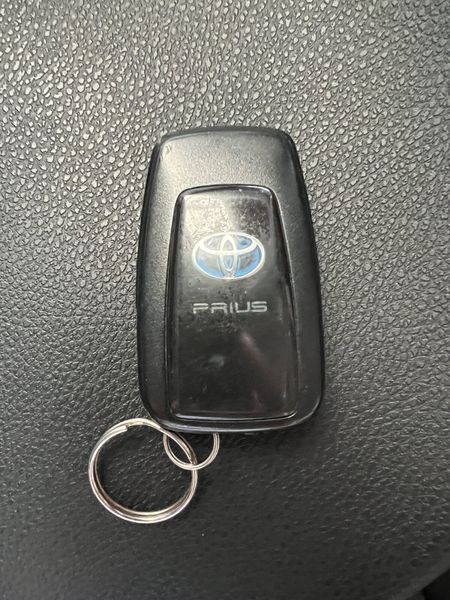 Toyota Prius 2018 (Low kms) 359487379