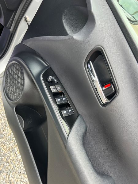 Toyota Prius 2018 (Low kms) 359487372
