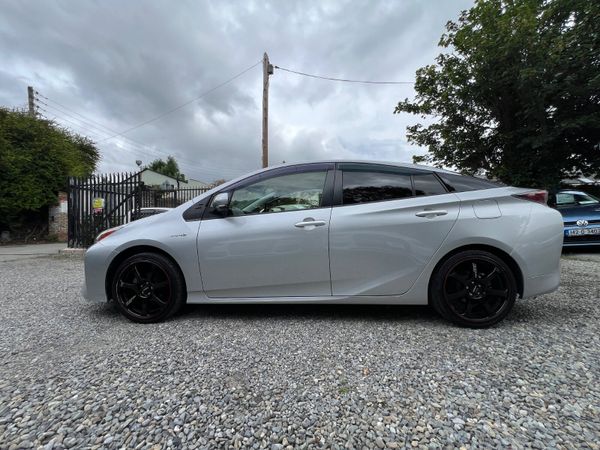 Toyota Prius 2018 (Low kms) 359487387