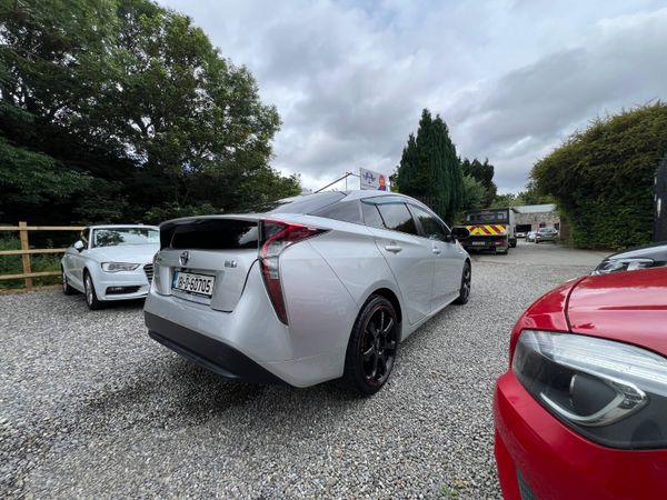 Toyota Prius 2018 (Low kms) 359487381