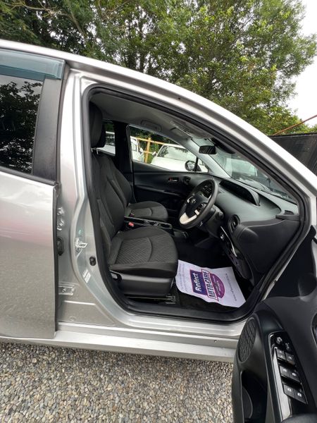 Toyota Prius 2018 (Low kms) 359487397