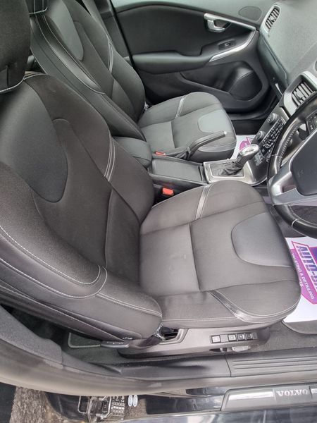 2013 Volvo V40 Automatic 359497258