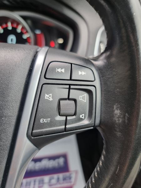 2013 Volvo V40 Automatic 359498350