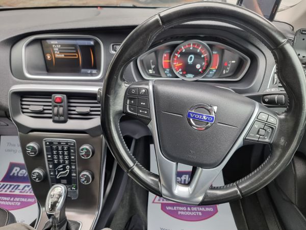 2013 Volvo V40 Automatic 359498638