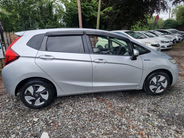 2014 Honda Fit/Jazz 1.5 Hybrid Automatic 359490937
