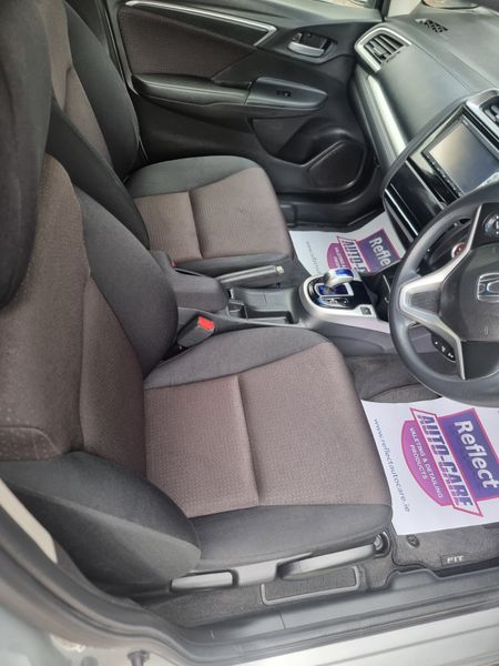 2014 Honda Fit/Jazz 1.5 Hybrid Automatic 359491540
