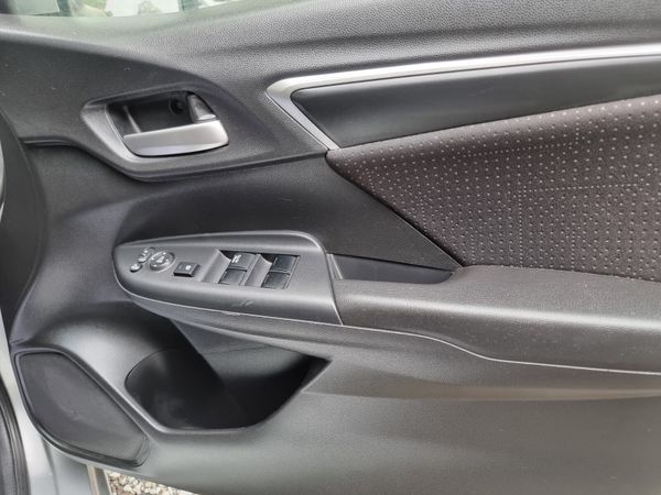 2014 Honda Fit/Jazz 1.5 Hybrid Automatic 359491836