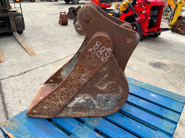 18" DIGGING BUCKET..........50mm PINS.........195 359493074