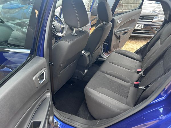 Ford fiesta titanium 359506539