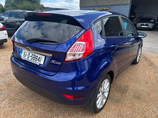 Ford fiesta titanium 359506531