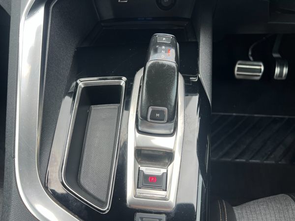 2018 (182) Peugeot 5008 GT Line 1.5 BlueHDI - Auto 359594224