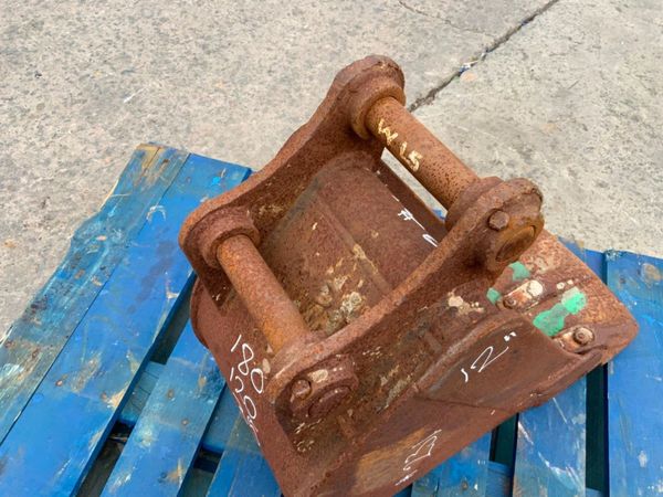 12" MINI DIGGER BUCKET......35mm PINS......231w. 359594300
