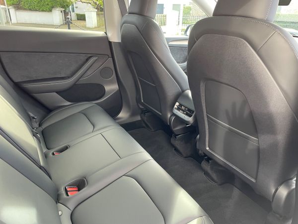 Tesla Model Y 2024 359594976