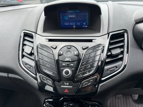 IRISH REG- 2016 Ford Fiesta Zetec 1.25 Petrol 359593075