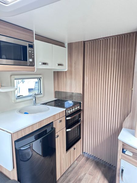 ✨STUNNING 2018 SWIFT CELEBRATE 4 BERTH ISLAND BED✨ 359606943