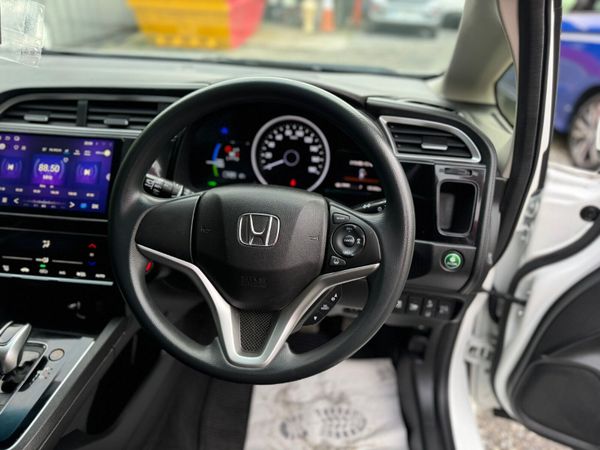 HONDA SHUTTLE 2018 TOPSPECS WITH CRUISE CONTROL 359609410