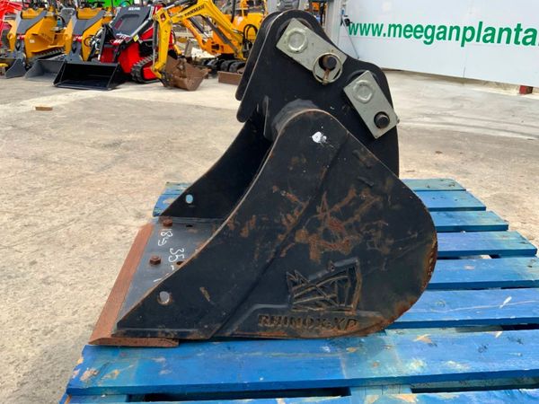 UNUSED 18" RHINOX  BUCKET......35mm PINS....212w. 359602805