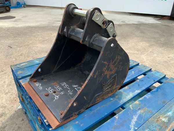 UNUSED 18" RHINOX  BUCKET......35mm PINS....212w. 359602807