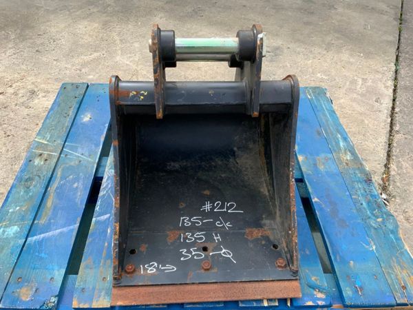 UNUSED 18" RHINOX  BUCKET......35mm PINS....212w. 359602808