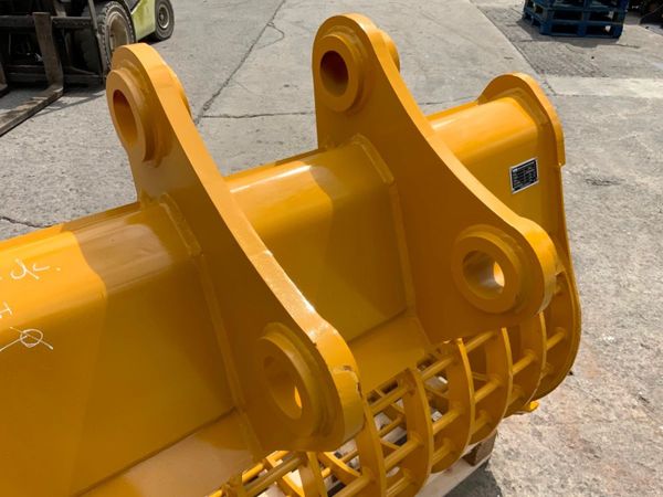 60" SKELETAL / RIDDLE BUCKET....80mm PINS....1972. 359610730