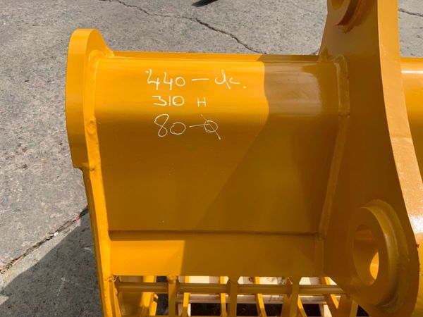 60" SKELETAL / RIDDLE BUCKET....80mm PINS....1972. 359610732